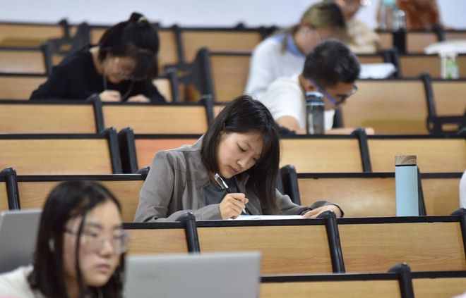 学理教育成功获得出版物经营许可证，向正规化迈出坚实一步